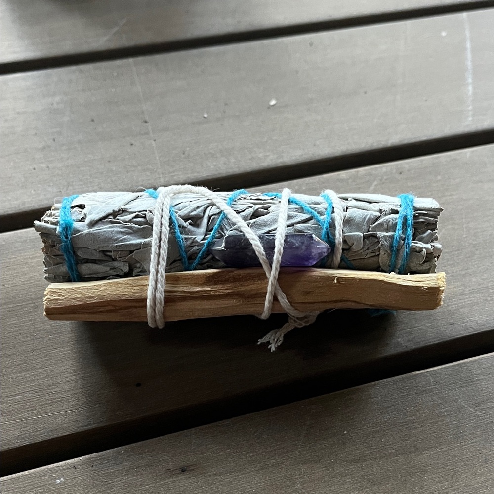 Sage and Palo Santo Bundle with Amethyst - Picture 3 of 4